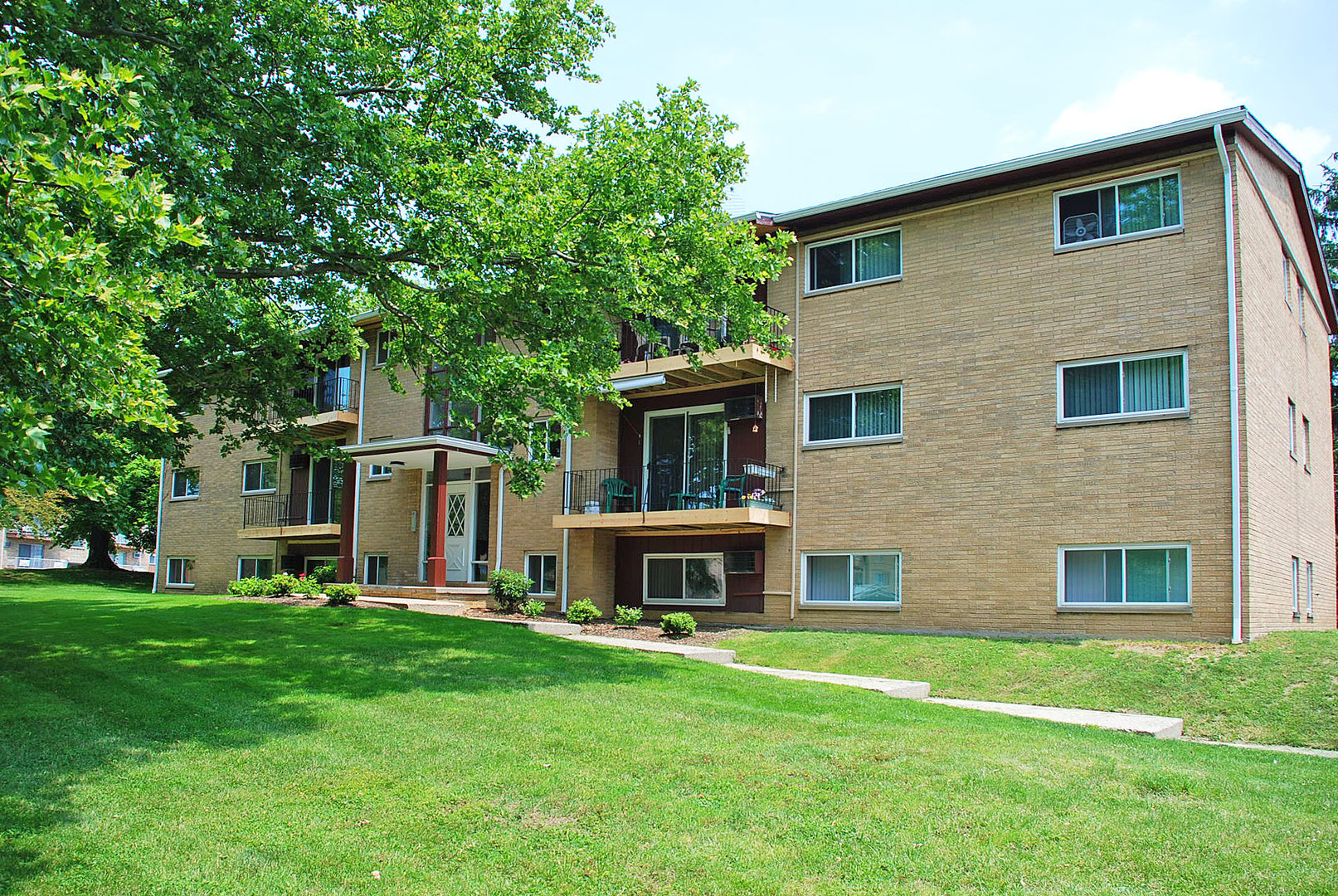 7950 Mentor Ave, Mentor, OH 44060