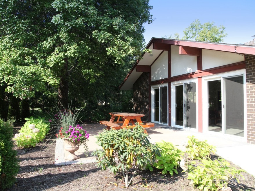 7950 Mentor Ave, Mentor, OH 44060