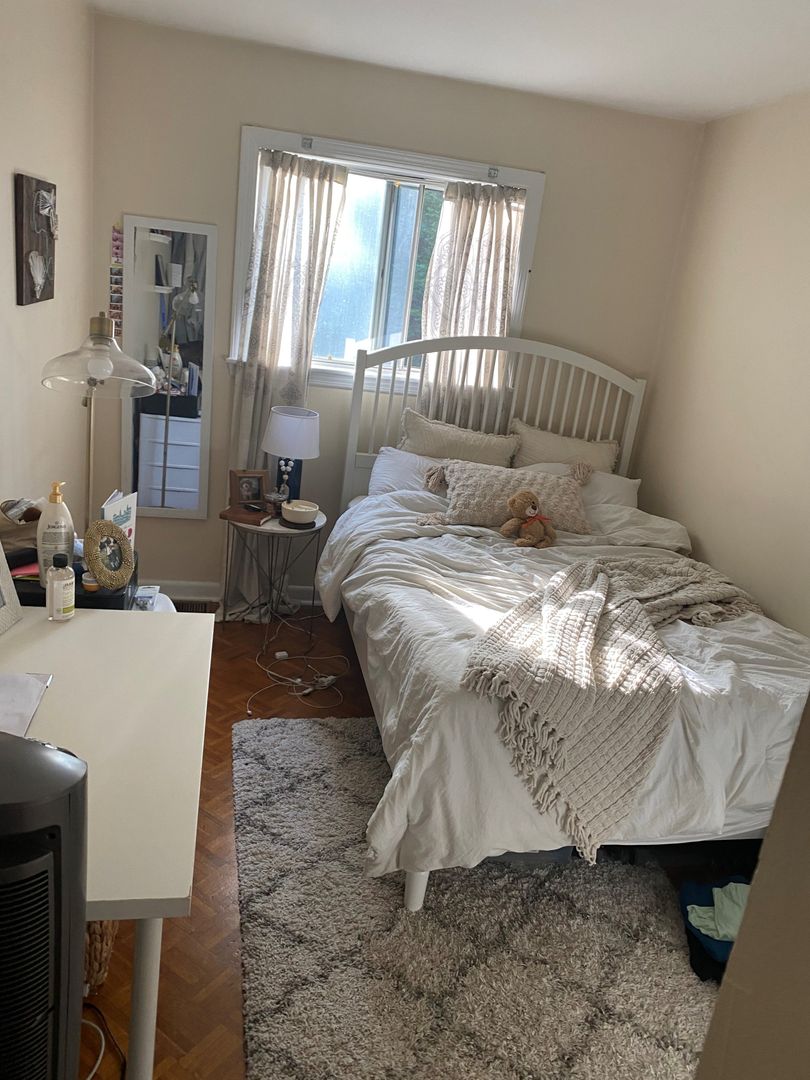 157 Saint Alphonsus St, Mission Hill